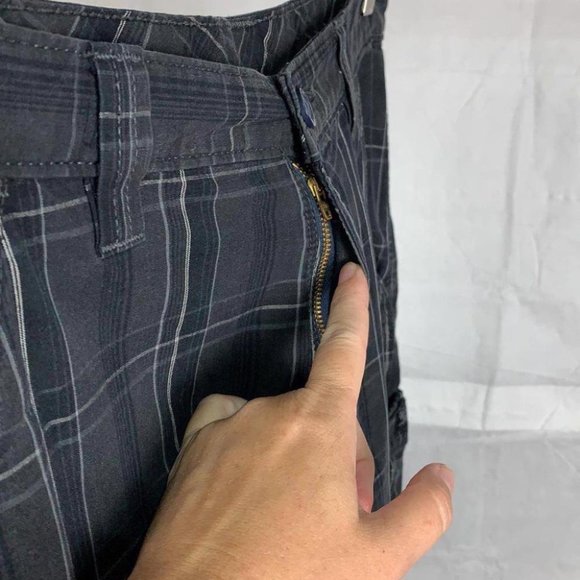 7 for $25 sale 🌟 Wrangler Men's Gray Black 100% Cotton Plaid Cargo Shorts 32 - Picture 9 of 10